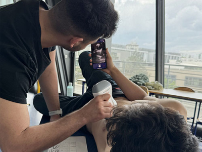 Outil de demain, l’échographe ultraportable est déjà utilisé par nos étudiants en médecine !